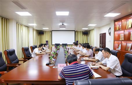 李靜丹出席冶建公司領(lǐng)導(dǎo)人員會(huì)議