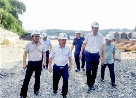 唐峰、何勇到桂東分公司項(xiàng)目開展2023年第二季度安全生產(chǎn)質(zhì)量綜合大檢查暨“圍墻內(nèi)圍墻外”和“以包代管”專項(xiàng)檢查