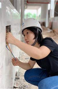 【樹榜樣 當先鋒】優(yōu)秀共產(chǎn)黨員黃媚：勇?lián)厝?沖鋒在前